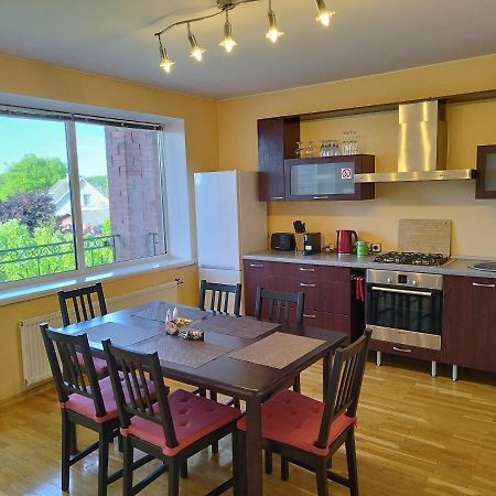 Spacious & Cozy Apartment With Forest View Zapyskis Экстерьер фото