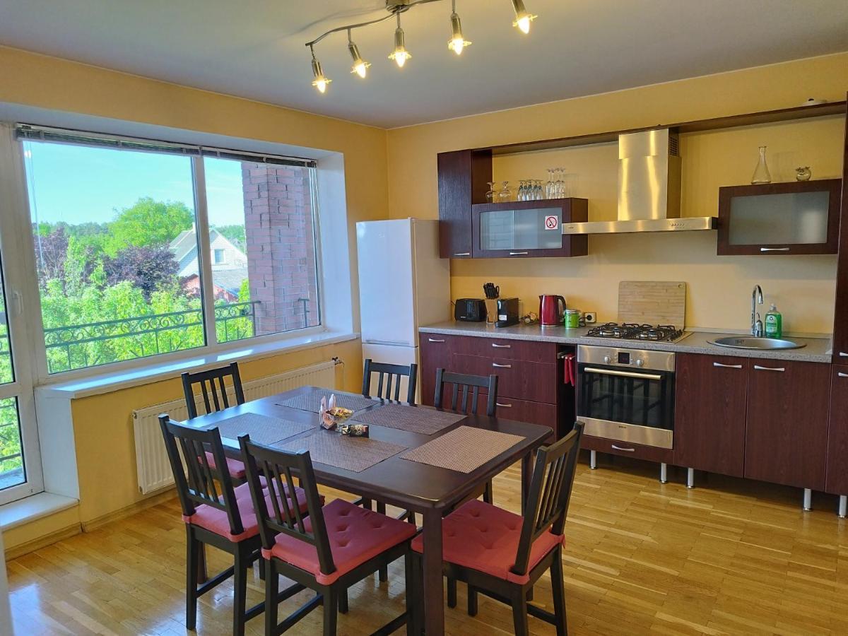 Spacious & Cozy Apartment With Forest View Zapyskis Экстерьер фото